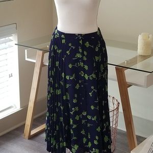 NWT Banana Republic Skirt Blue with Green Shamrock
